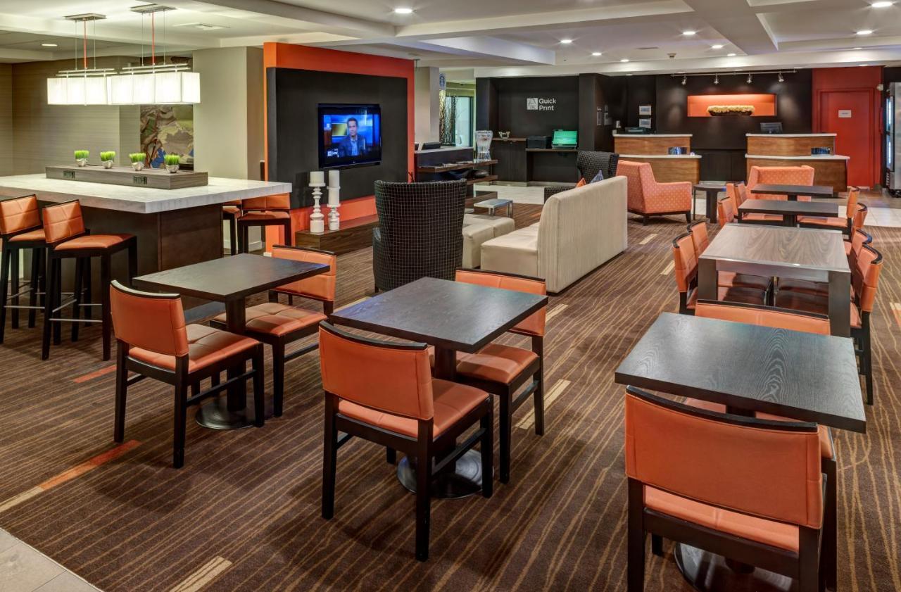 Courtyard By Marriott Wichita East Hotel Exterior foto