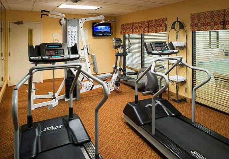 Courtyard By Marriott Wichita East Hotel Exterior foto
