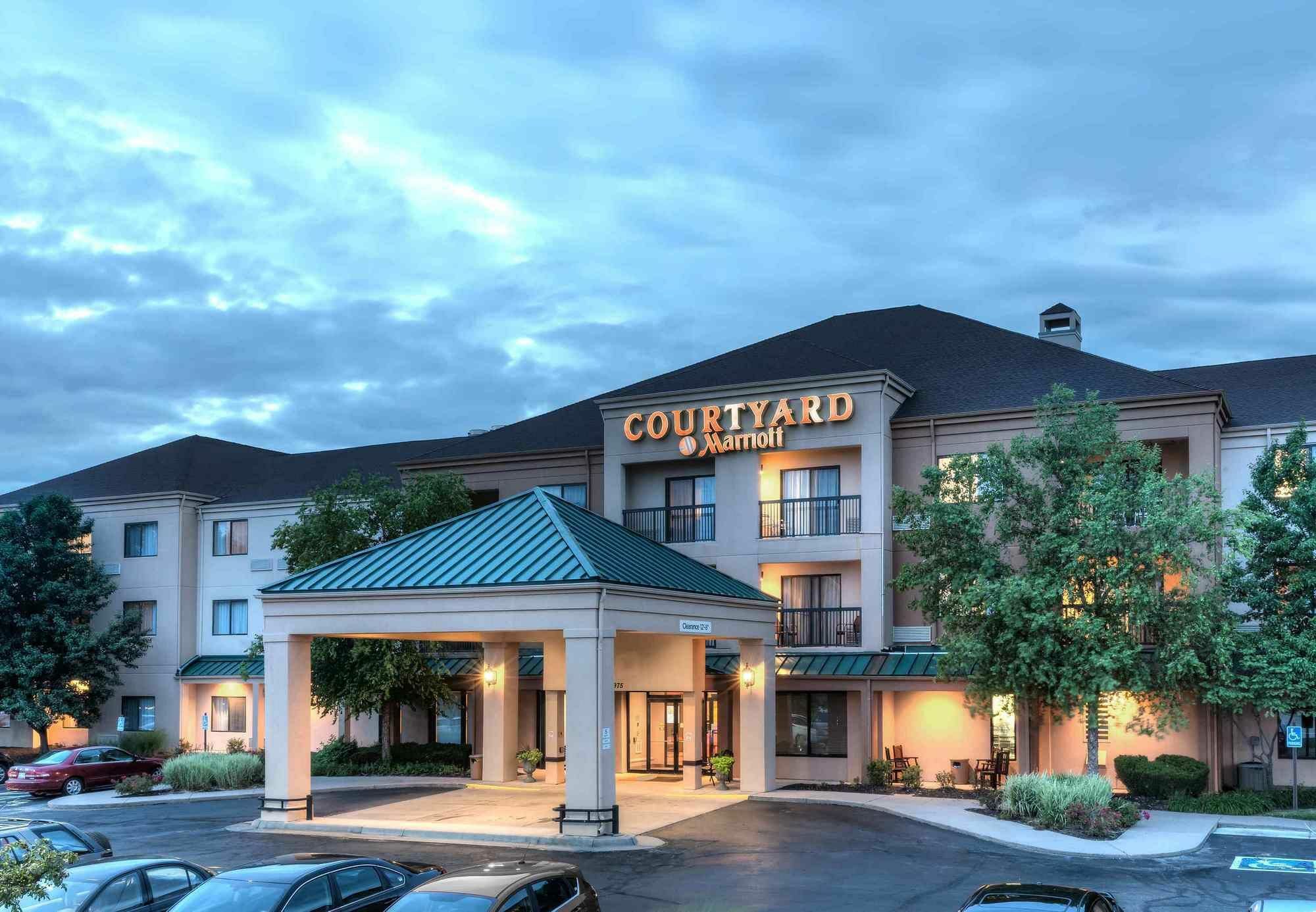 Courtyard By Marriott Wichita East Hotel Exterior foto